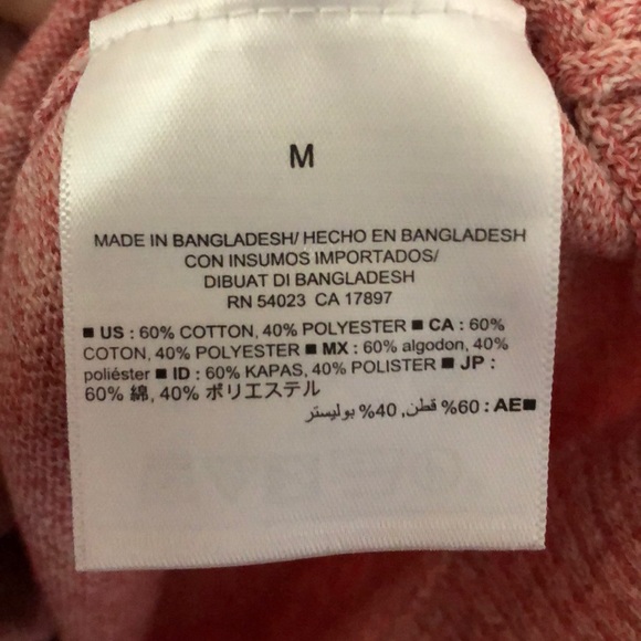 Old Navy women’s Beautiful Top New - Picture 4 of 4